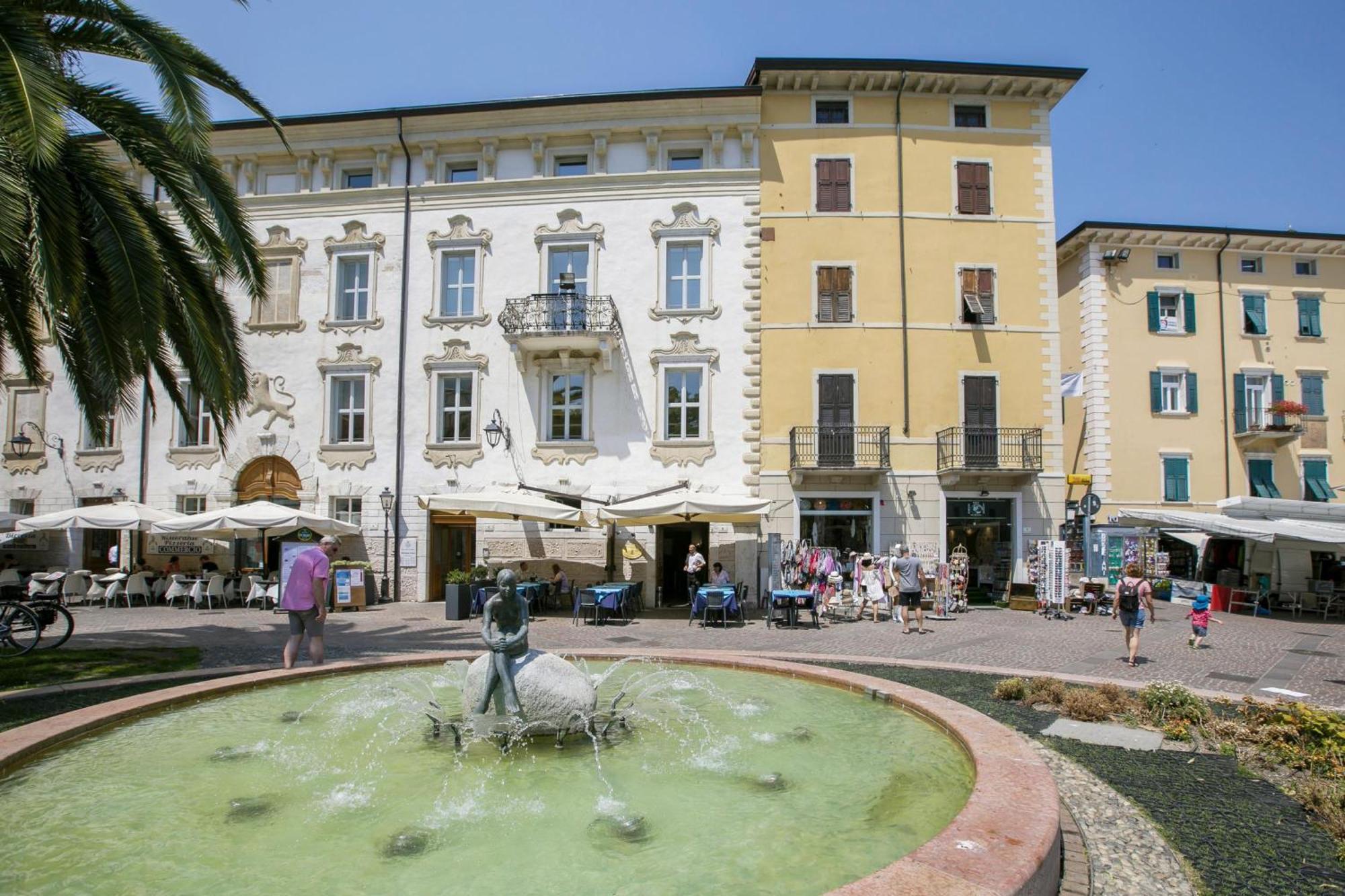 Residenza Rocca Del Lago 4 - Happy Rentals Рива дел Гарда Екстериор снимка